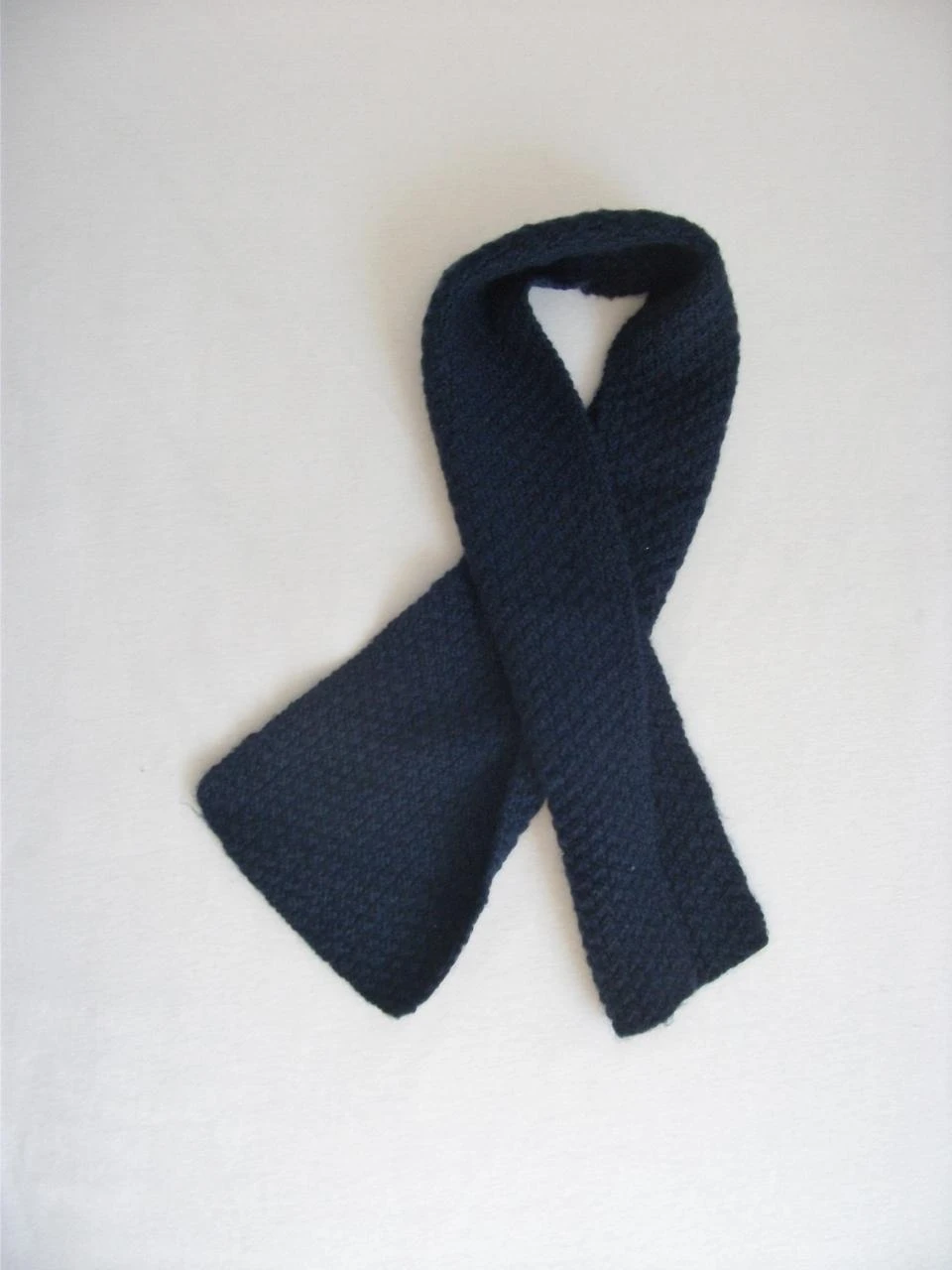 Écharpe bleu marine en maille enfant